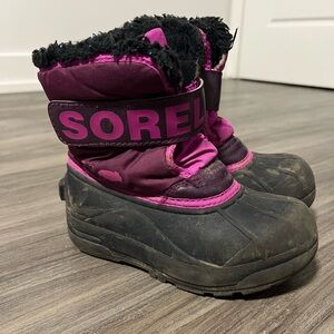 Sorel Commanders Kids' Fuchsia and Black Snow Boots